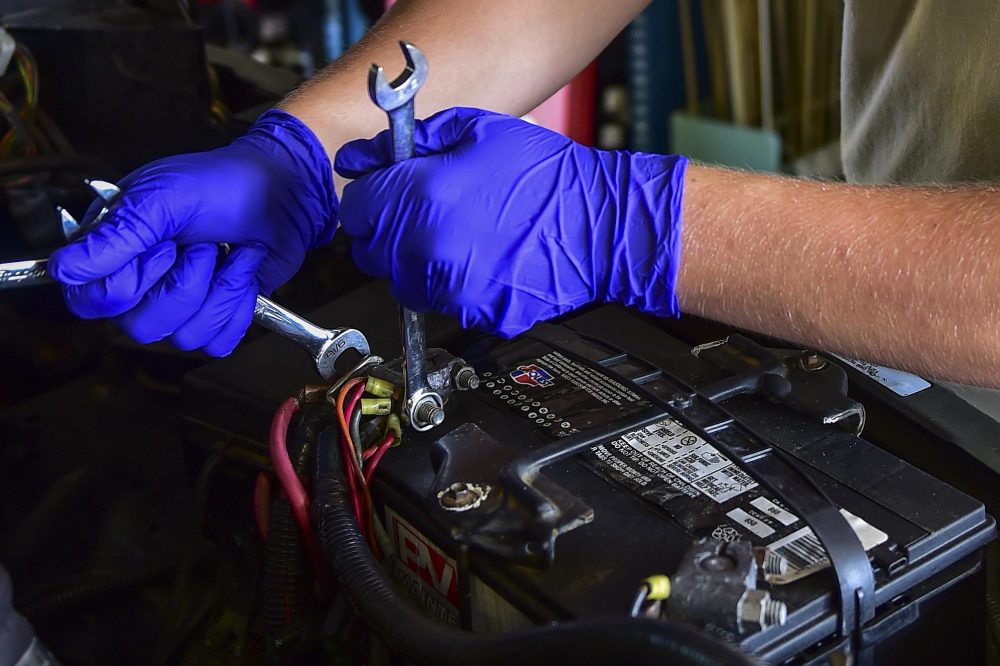 How to Keep Car Battery From Dying in Cold Weather