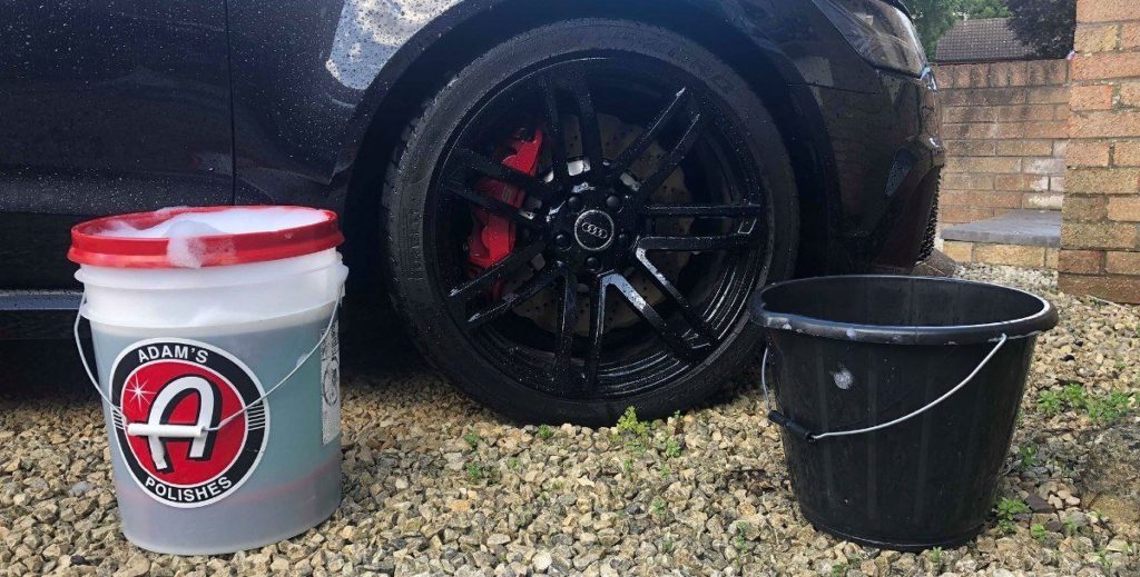 car wash bucket with grit guard